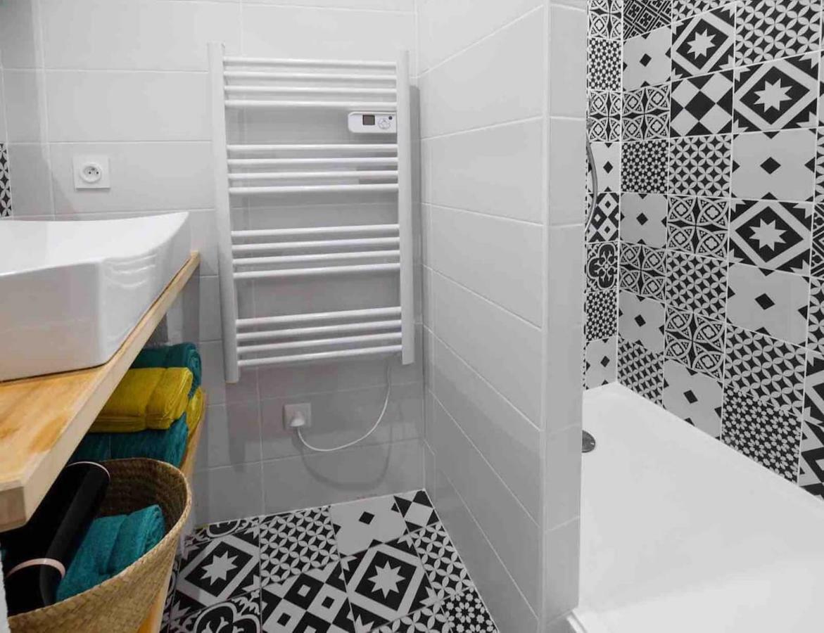 An Authentic Experience With Spa In The Center بواتييه المظهر الخارجي الصورة